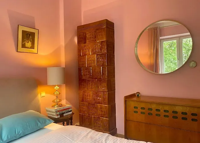 Charming And Stylish Apartament